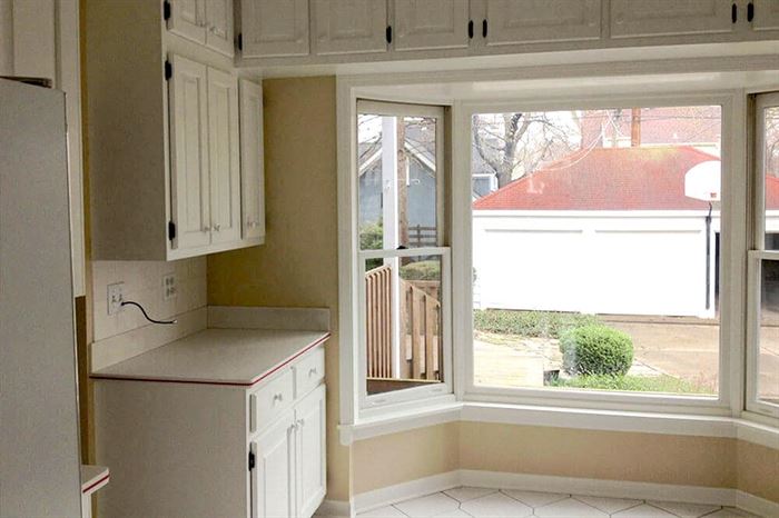 Kitchen bay window before renovation