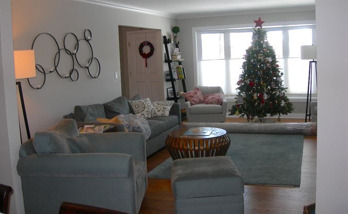 La Grange home original living room