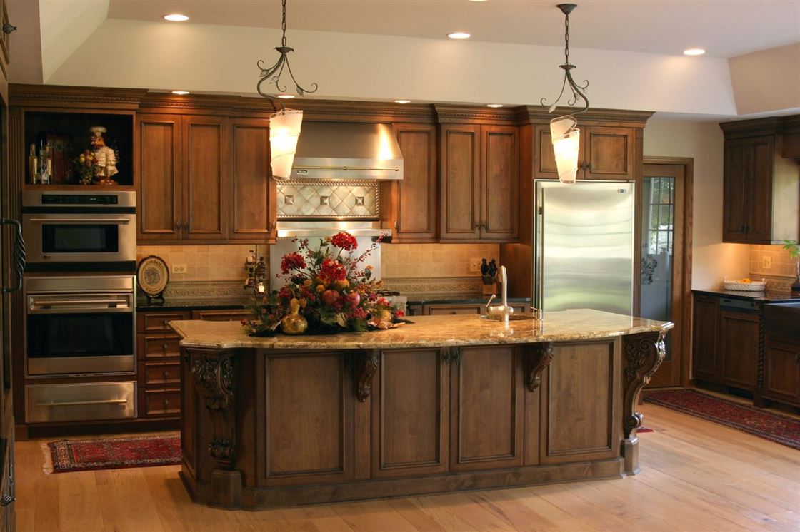 traditional kitchen with island